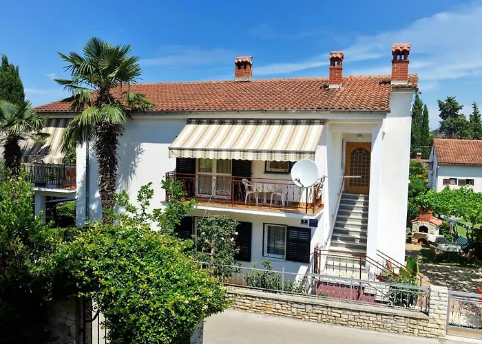 בית הארחה Complex Nevia פורץ