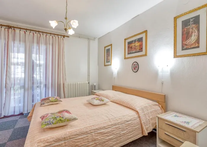 Complex Nevia Gostinjska kuća 3*