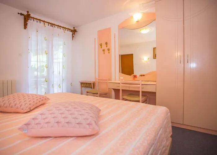 Complex Nevia Gostinjska kuća 3*